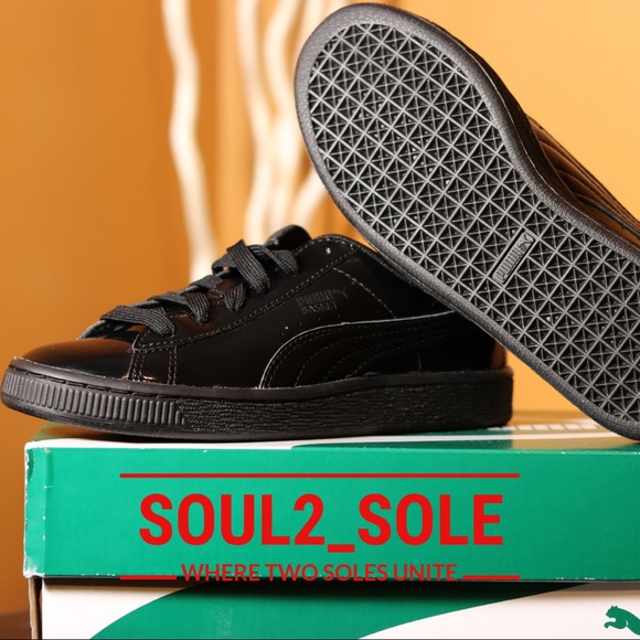 PUMA Black Patent  leather kids sz 2.5   NEW w/box - Picture 2 of 5